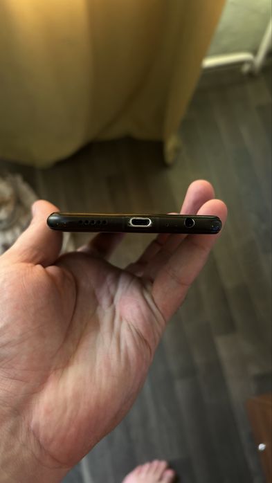 Продам не рабочий honor 8x
