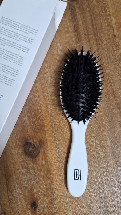 Balmain Extension Brush White - Perie profesională 
BALMAIN
Preț: 130 lei