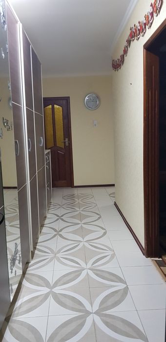 Продам 5-12. 2 этаж.