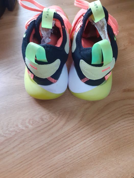 Bascheți/ adidasi baschet