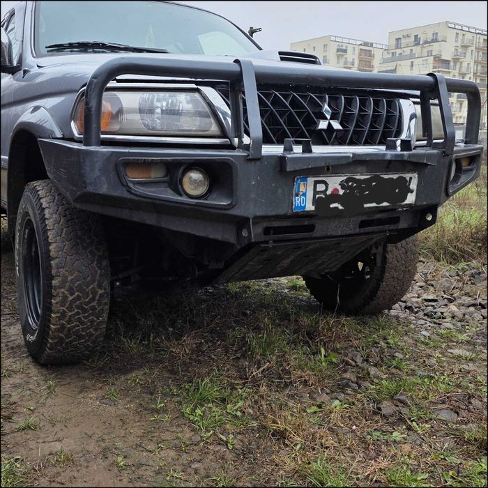 Pajero sport 4x4 offroad mitsubishi pajero shogun landcruiser l200