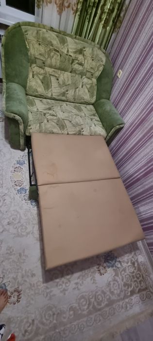 Продам маленький диван раскладной