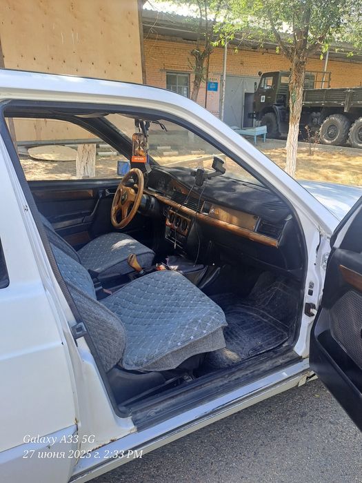 Мерседес 190  механик 1992