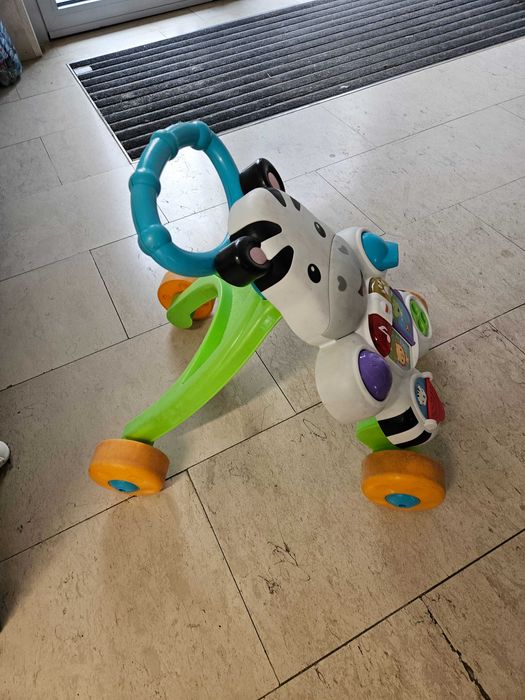 Музикална проходилка Fisher-Price Zebra Walker. Цена: 40 лв.