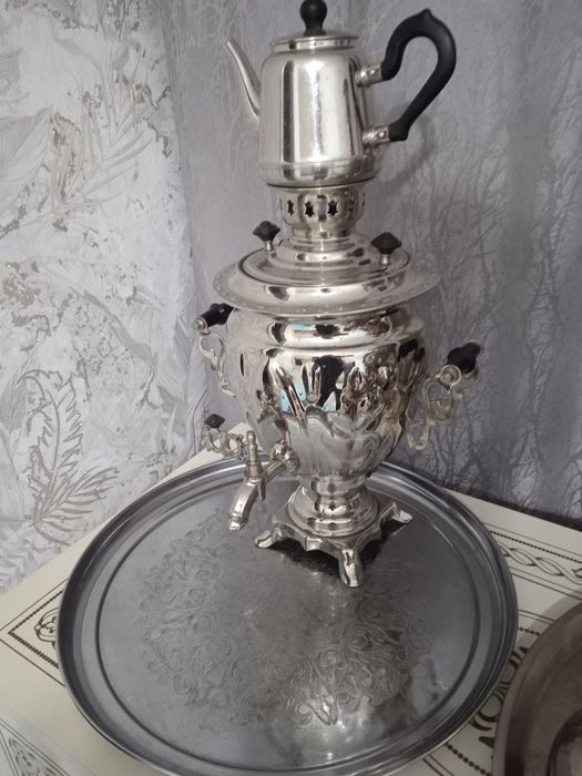 Самовар заварник поднос
