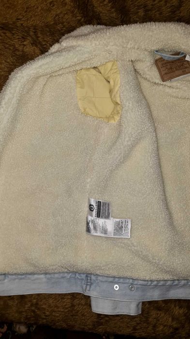 Levis яке ,размер L