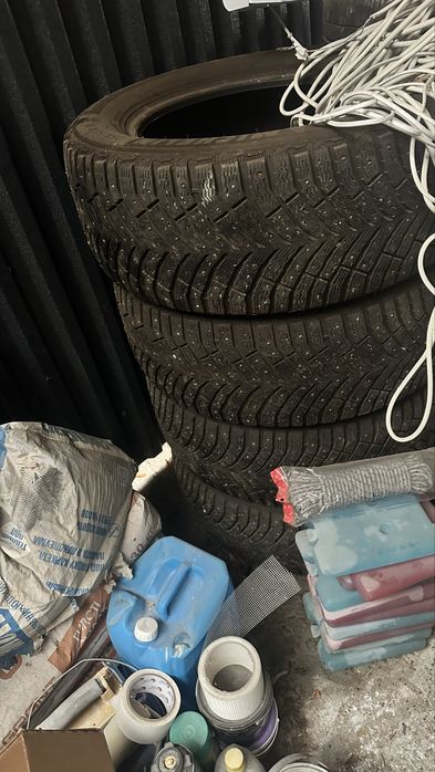 Продам шины комплект 255/55/18