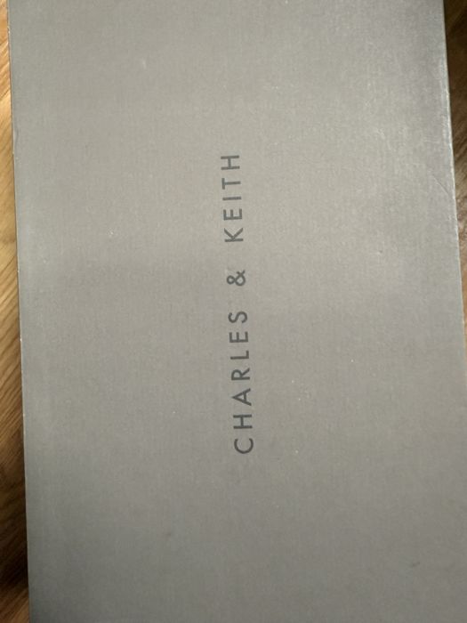 Шикарные туфли Charles&Keith, новые