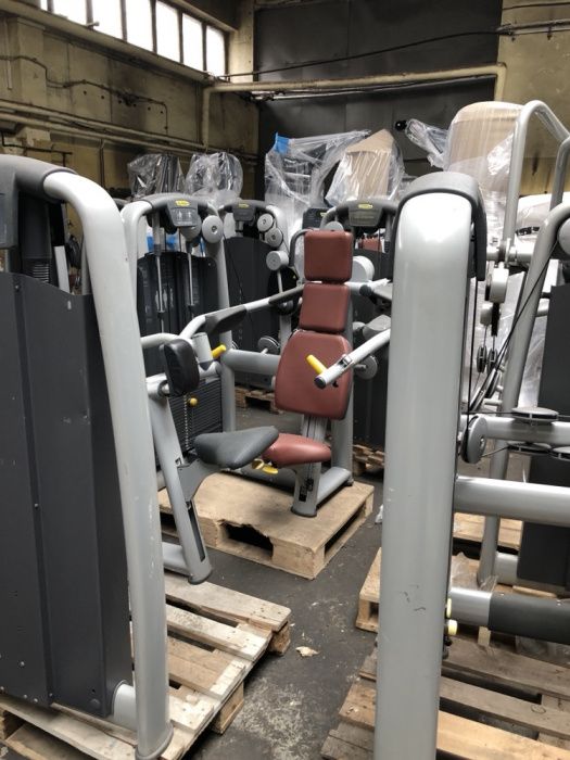 Depozit aparate fitness technogym