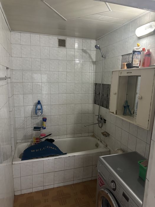 Uy sotiladi srochni kelishamz