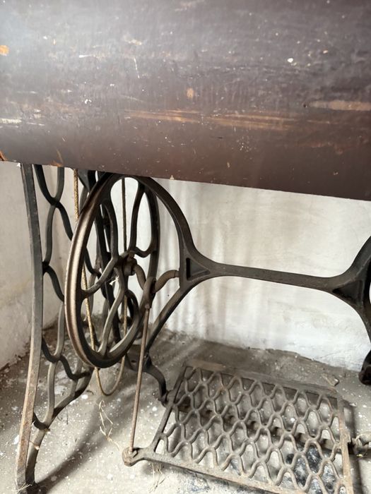 Швейная машинка старинная