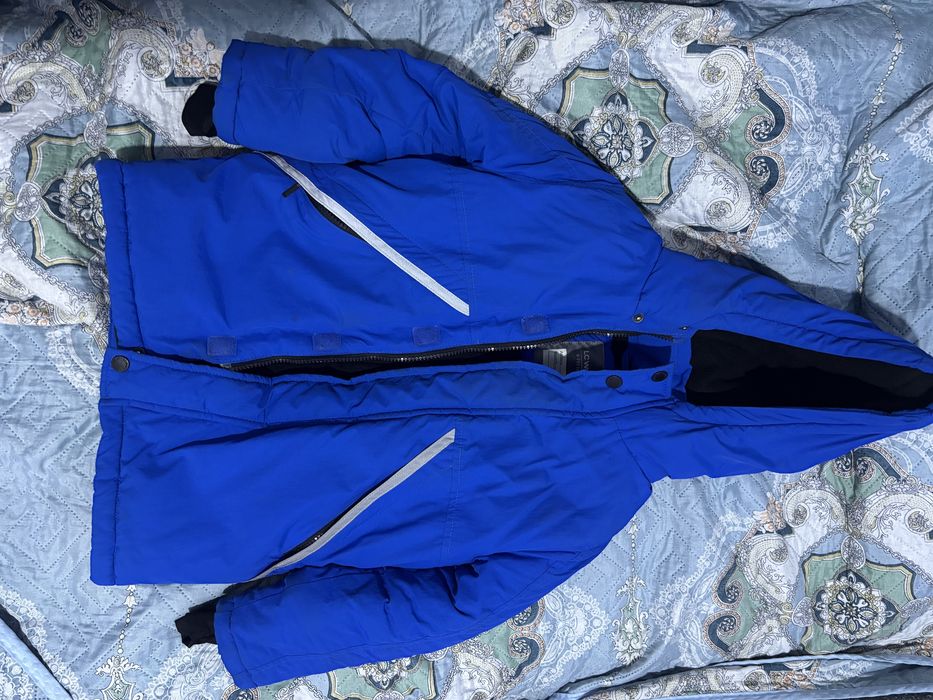 Продам куртку зимнюю для мальчика 6-7 лет