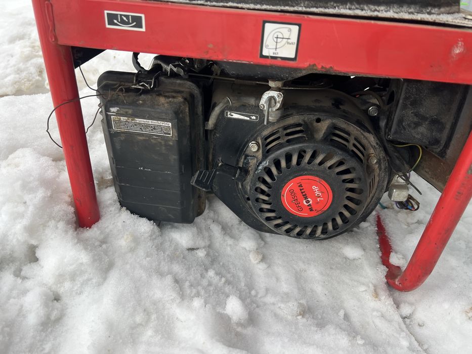 Продам генератор 2.8 квт бензиновый