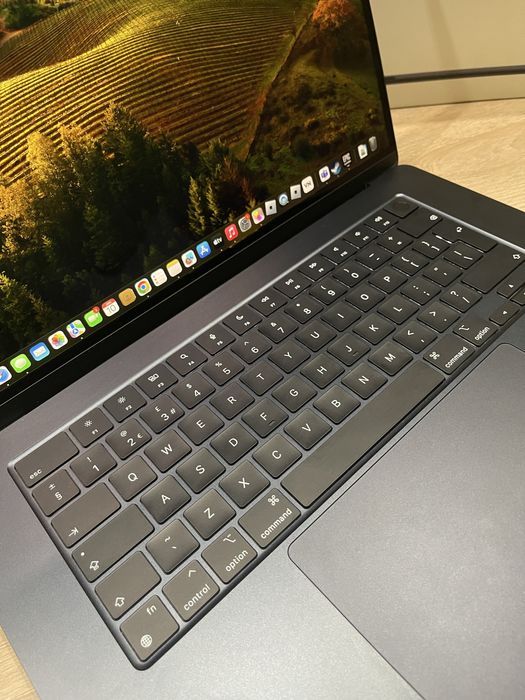 MacBook Air 15-inch M2 chip 8GB RAM 256GB SSD 100% Батерия!