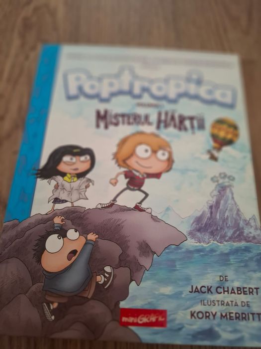 Vând cărțile poptropica 1-4