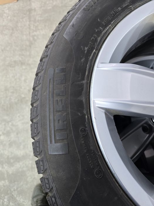 4 Броя 215/60/16 Pirelli 2x5,7mm 2x5mm