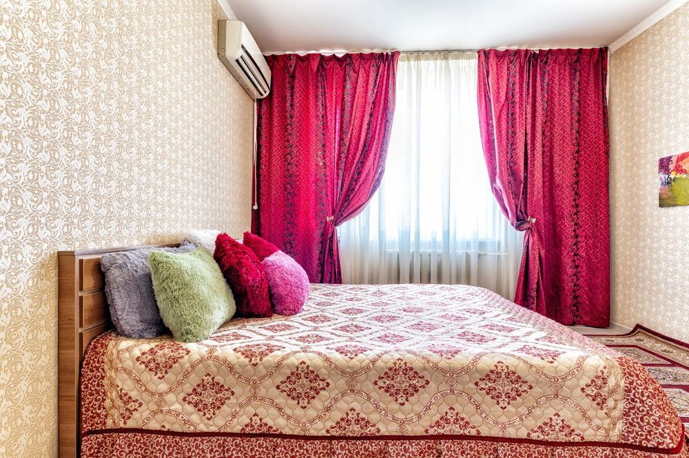 1комнатная квартира посуточно ул Момышулы