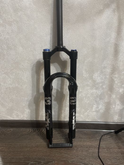 Продам вилку воздушную 27,5