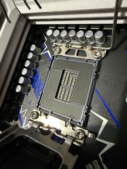 Placi de baza defecte (Z790, B760)