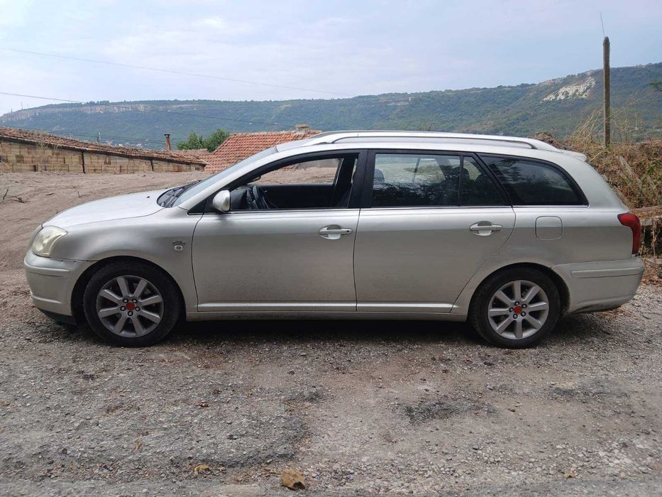 Toyota Avensis 2.0 d 2004г НА ЧАСТИ
