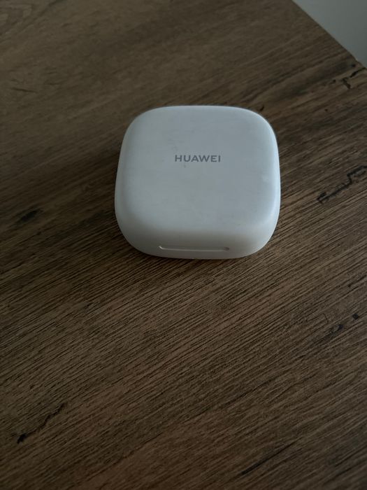 Căști Huawei încă în garanție
