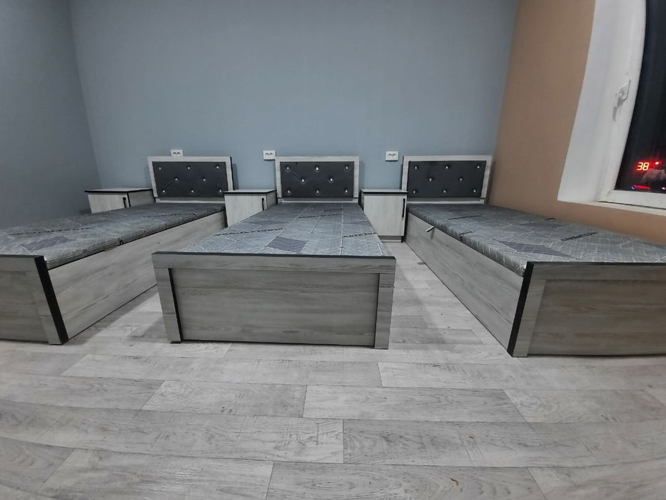 Bir kishilik kravat.