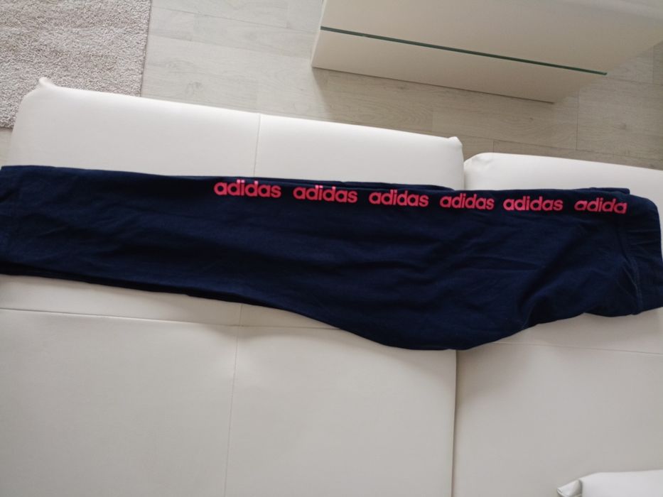 Vând colanți dama Adidas, produs de calitate superioara mărimea L.