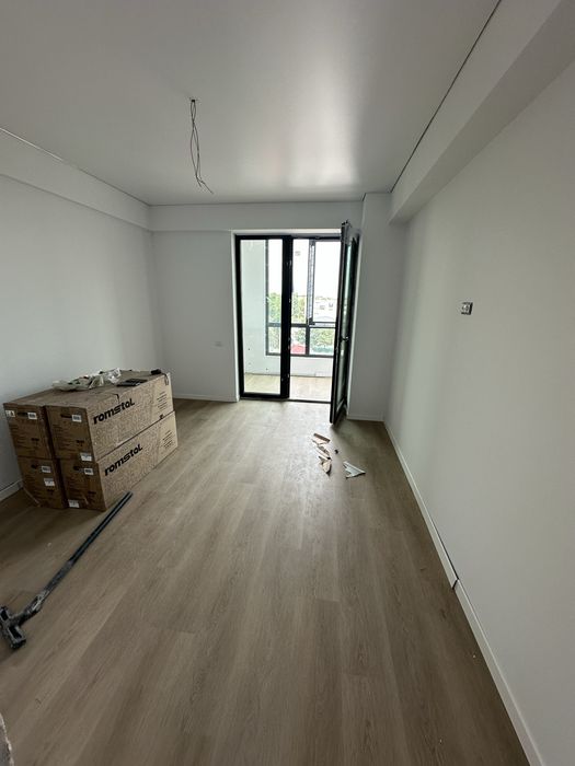 Vand apartament 3 camere bloc colibri