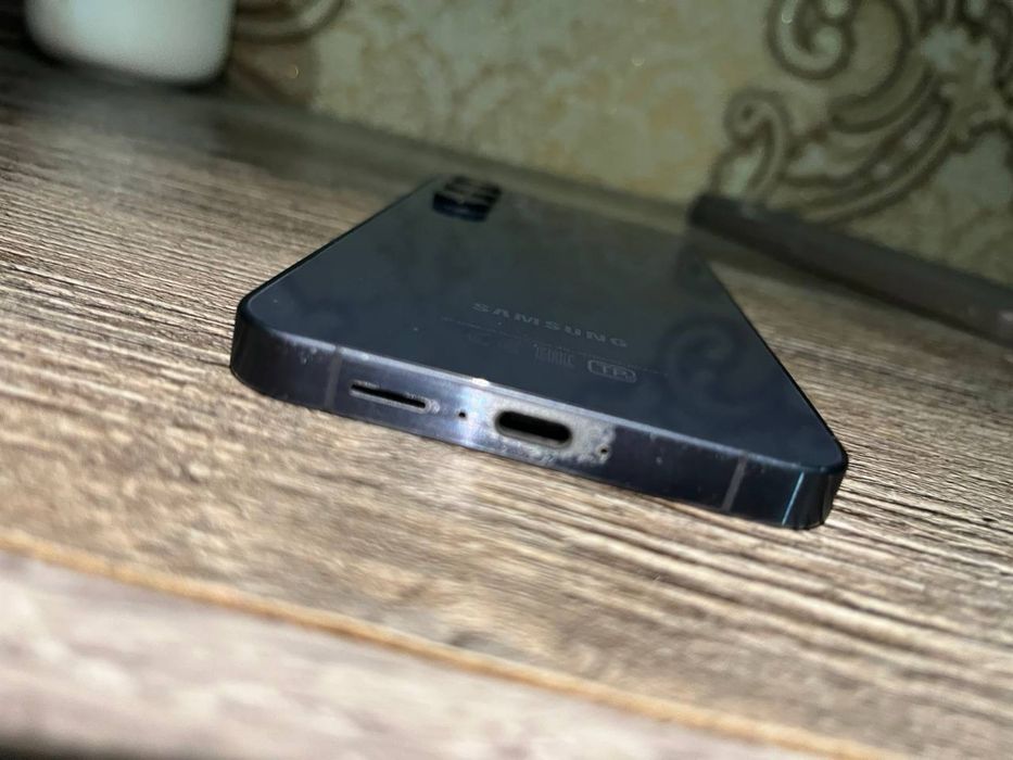 iPhone 13 и Самсунг А55 5G