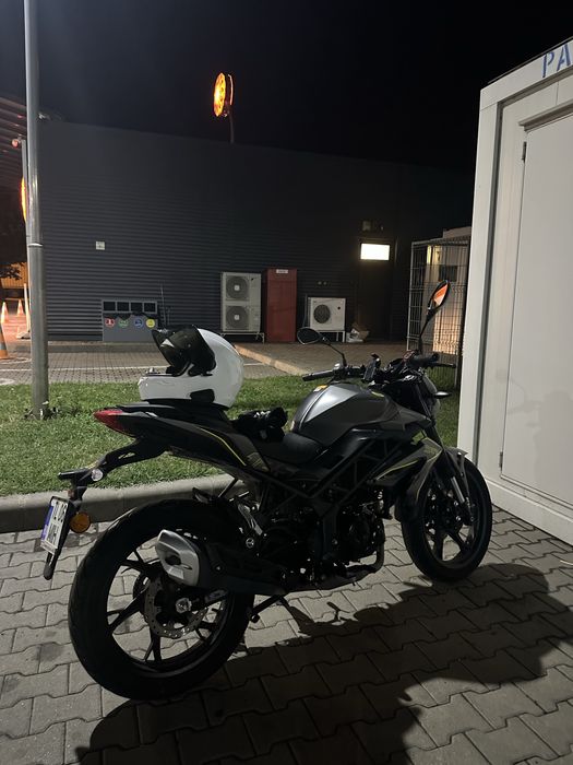 Vand motocicleta Benelli Bn 125