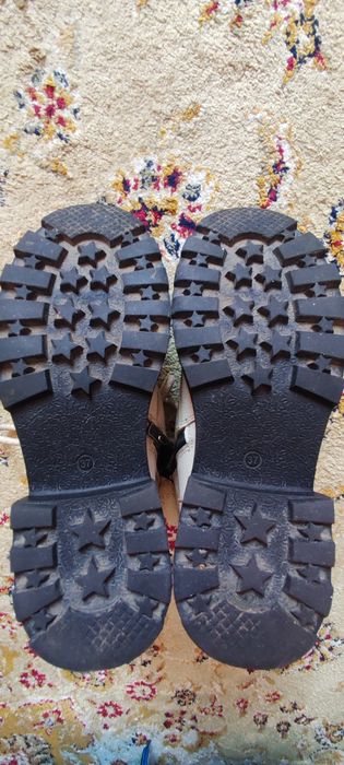 Женские кожаные ботинки