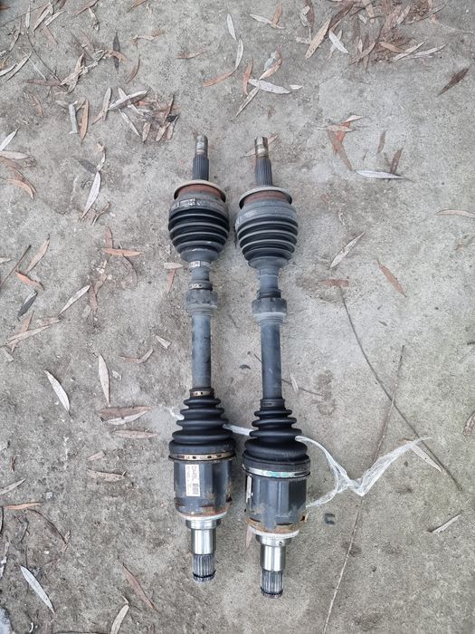 Привод передний на Toyota Estima.