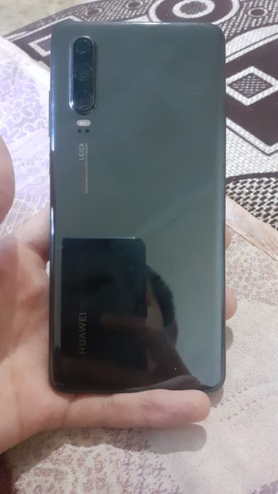 продам Huawei P30 черный экран Leica
