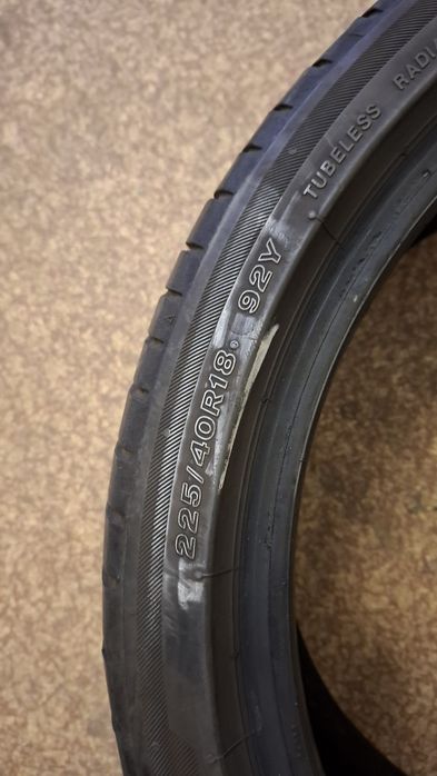 Единична лятна гума  Bridgestone 225 40 18