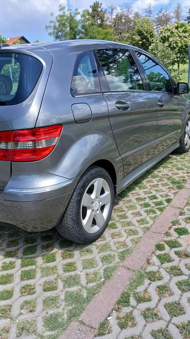 Мерцедес Бенц B клас W245
