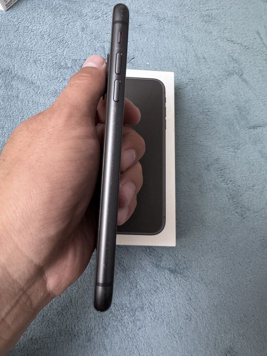 Iphone 11, black 64GB