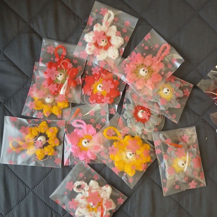 Mărțișoare croșetate