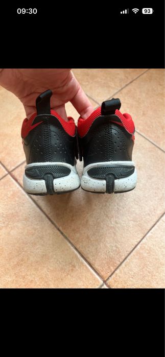 Adidasi Nike marime 33
