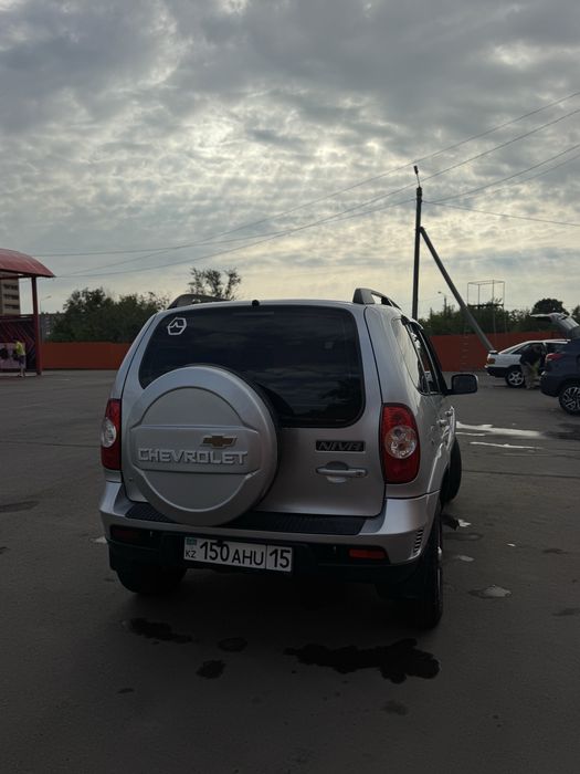 Продам нива шевролет 2013г