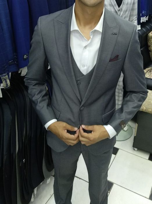 Костюм шим сотилади