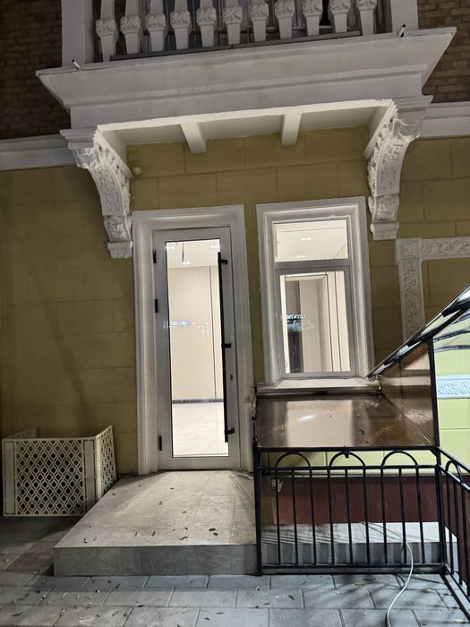 От Собственник  продаётся 2 помещения по 50кв 1 линия в шота руставели