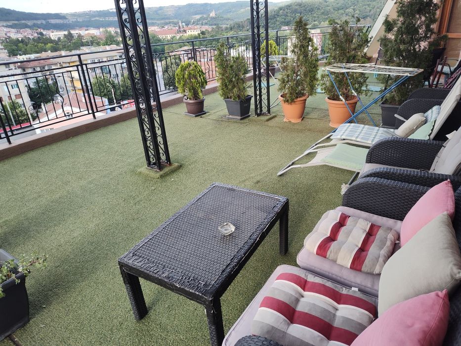 Студио в Центъра под наем