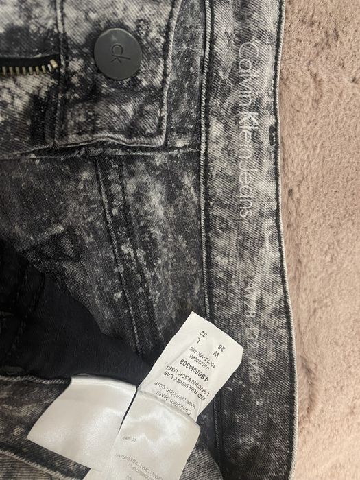 Blugi Calvin Klein