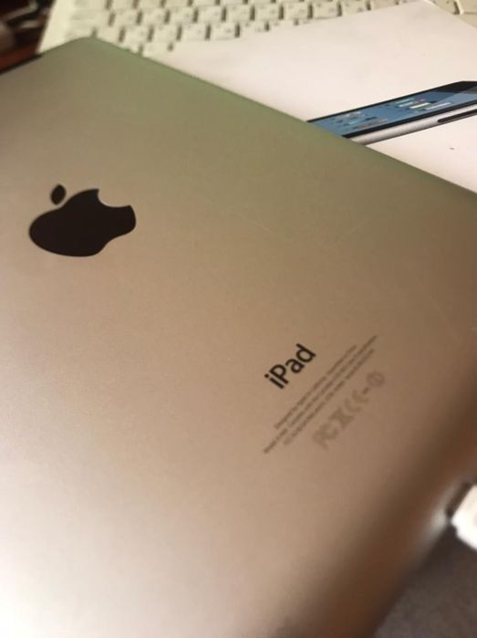 Айпад 4 коробка весь комплек