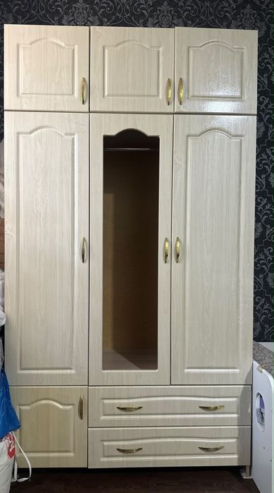 Продам шифонер плюс камод