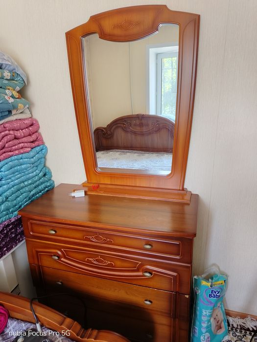 Спальный гарнитур