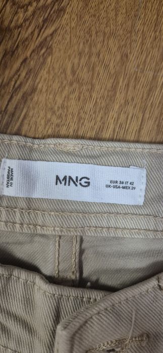 Pantaloni scurți Mango, mas 36_noi