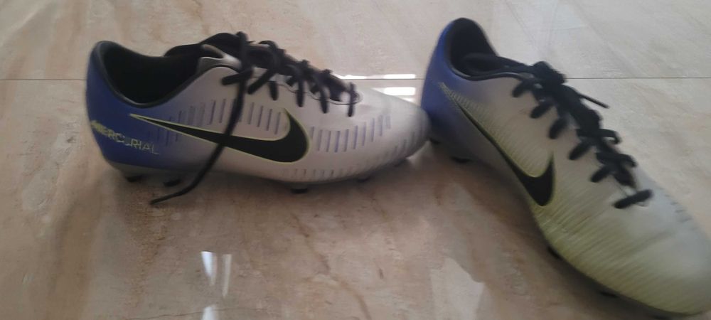 Adidasi/ghete fotbal