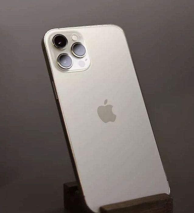 Продам iPhone 12 Pro Gold