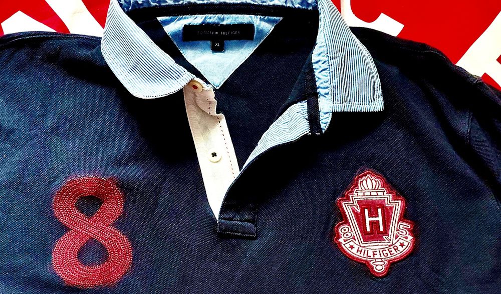 Tricou Tommy Hilfiger.